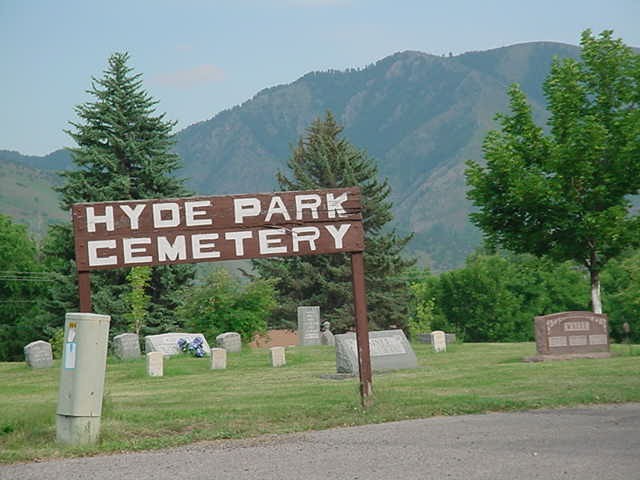 Hyde Park Cemetery main entrance