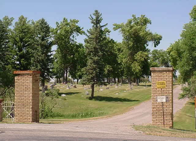 Lewiston Cemetery main entrance