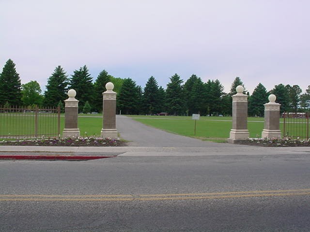 Logan Cemetery main entrance